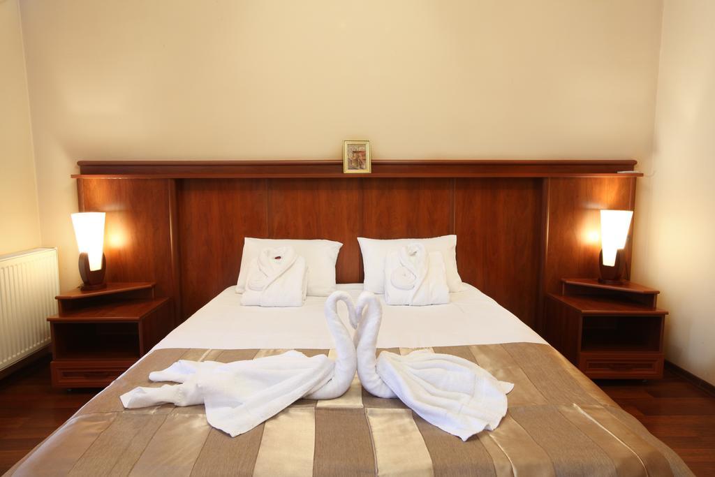 Astoria Hotel Tbilisi Bagian luar foto