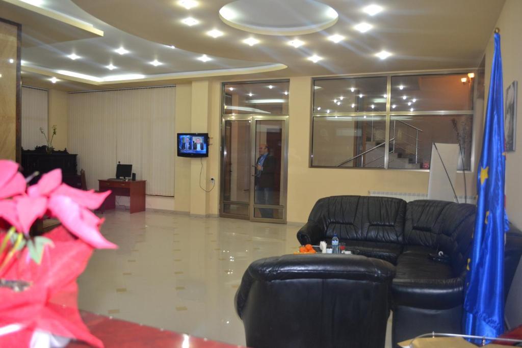 Astoria Hotel Tbilisi Bagian luar foto